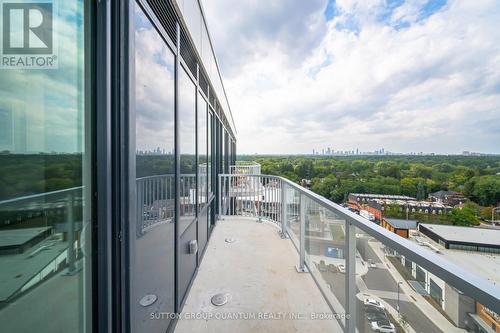 1305 - 220 Missinnihe Way, Mississauga, ON - Outdoor With View