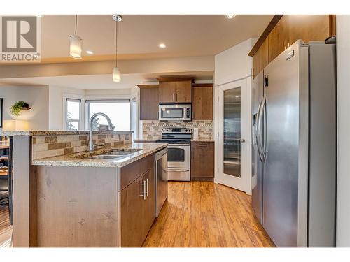 130 Arnica Lane, Vernon, BC - Indoor Photo Showing Kitchen With Upgraded Kitchen