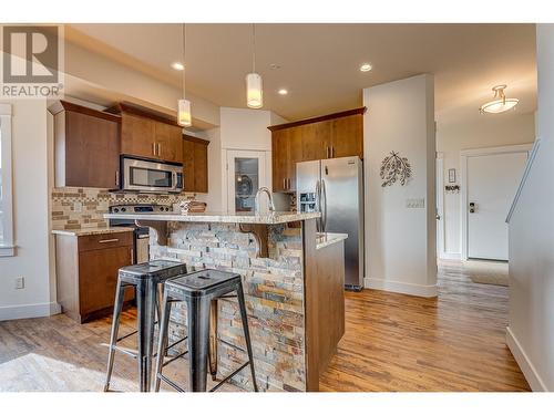 130 Arnica Lane, Vernon, BC - Indoor Photo Showing Kitchen With Upgraded Kitchen