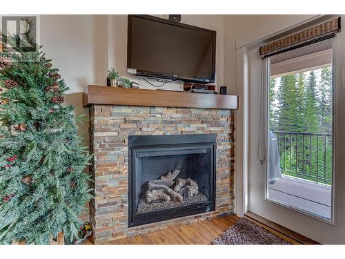 130 Arnica Lane, Vernon, BC - Indoor Photo Showing Living Room With Fireplace