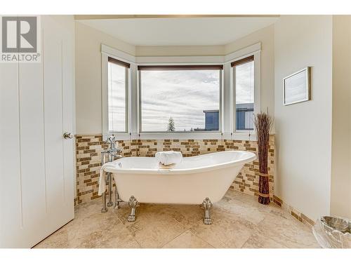 130 Arnica Lane, Vernon, BC - Indoor Photo Showing Bathroom