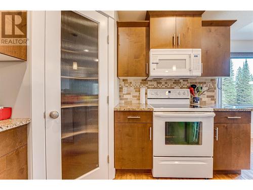 130 Arnica Lane, Vernon, BC - Indoor Photo Showing Kitchen