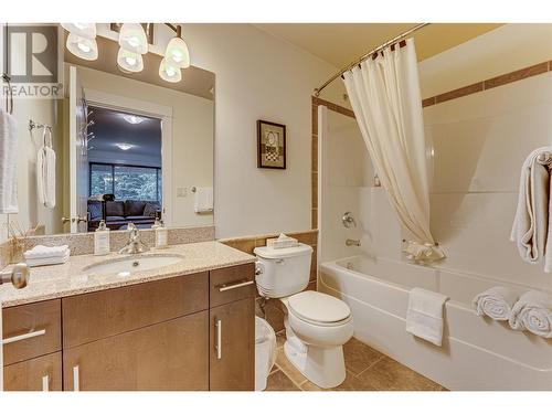 130 Arnica Lane, Vernon, BC - Indoor Photo Showing Bathroom