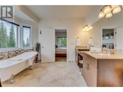 130 Arnica Lane, Vernon, BC - Indoor Photo Showing Bathroom