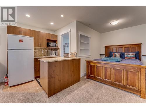 130 Arnica Lane, Vernon, BC - Indoor Photo Showing Kitchen