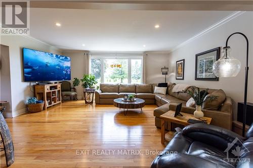 3172 8Th Line Road, Ottawa, ON - Indoor Photo Showing Living Room