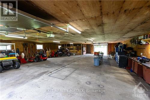 3172 8Th Line Road, Ottawa, ON - Indoor Photo Showing Garage