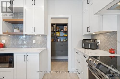 1299 Diamond Street, Clarence-Rockland, ON - Indoor Photo Showing Kitchen