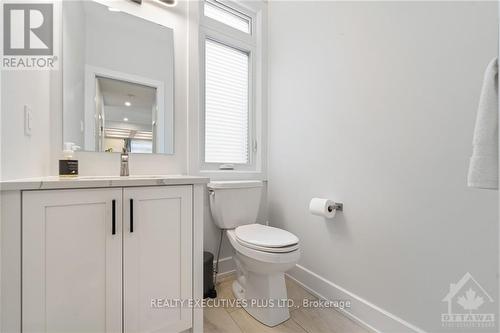 1299 Diamond Street, Clarence-Rockland, ON - Indoor Photo Showing Bathroom