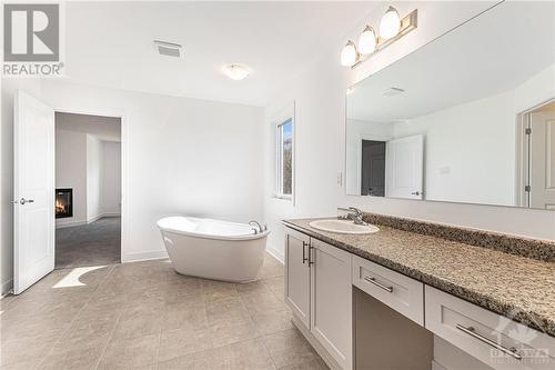 276 Antler Court, Almonte, ON - Indoor Photo Showing Bathroom