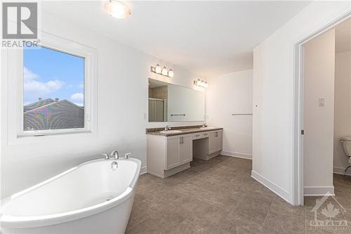 276 Antler Court, Almonte, ON - Indoor Photo Showing Bathroom