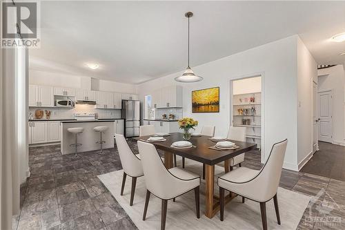 276 Antler Court, Almonte, ON - Indoor Photo Showing Dining Room