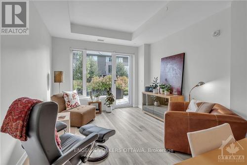 104 - 570 De Mazenod Avenue, Ottawa, ON - Indoor Photo Showing Living Room