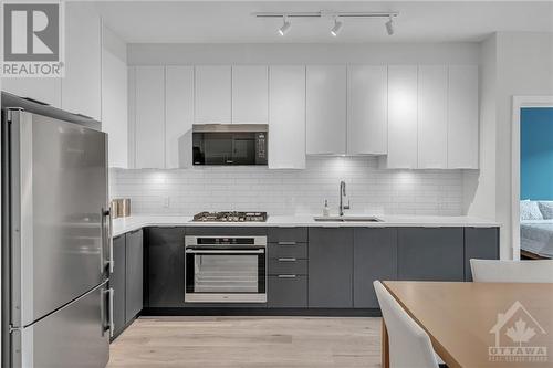 104 - 570 De Mazenod Avenue, Glebe - Ottawa East And Area (4407 - Ottawa East), ON - Indoor Photo Showing Kitchen With Upgraded Kitchen