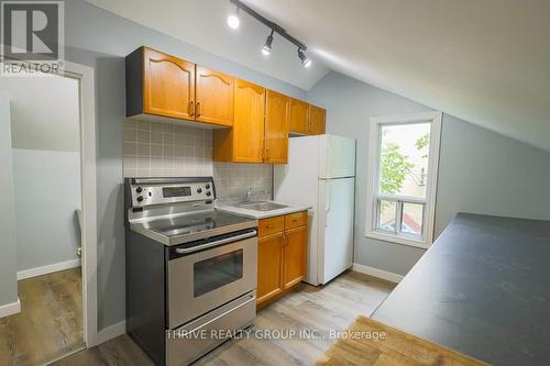 Upper - 211 Clarence Street, London, ON - Indoor Photo Showing Kitchen