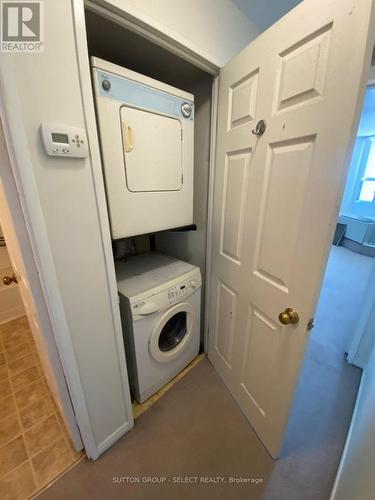 2305 - 323 Colborne Street, London, ON - Indoor Photo Showing Laundry Room