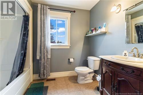 41 Desrosiers Street, Dieppe, NB - Indoor Photo Showing Bathroom