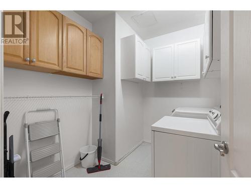 2288 Benvoulin Road Unit# 312, Kelowna, BC - Indoor Photo Showing Laundry Room