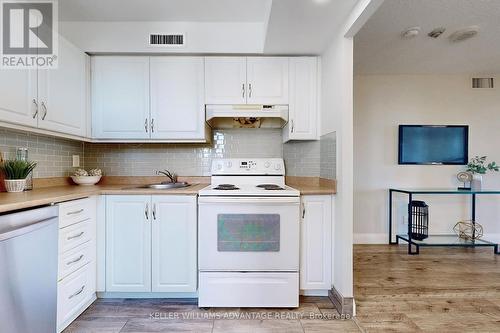 2306 - 55 Centre Avenue, Toronto, ON - Indoor Photo Showing Kitchen