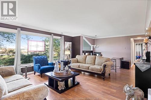 3359 North Malden, Essex, ON - Indoor Photo Showing Living Room