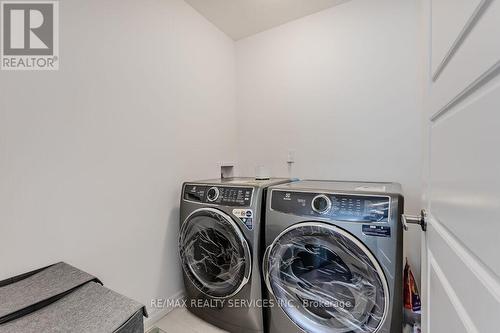 15 Pony Way, Kitchener, ON - Indoor Photo Showing Laundry Room