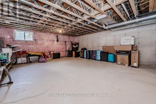 15 Pony Way, Kitchener, ON - Indoor Photo Showing Garage