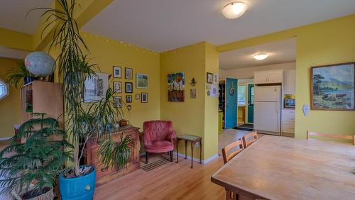 1008 Wilson Avenue, Kelowna, BC - Indoor Photo Showing Dining Room