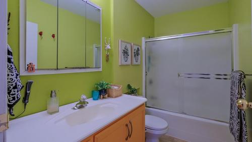 1008 Wilson Avenue, Kelowna, BC - Indoor Photo Showing Bathroom