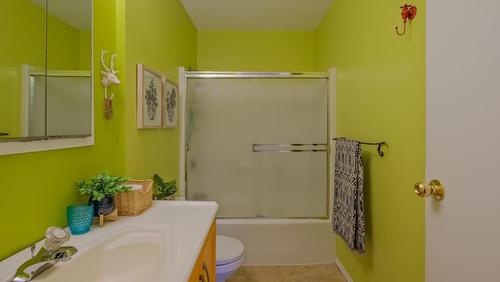 1008 Wilson Avenue, Kelowna, BC - Indoor Photo Showing Bathroom