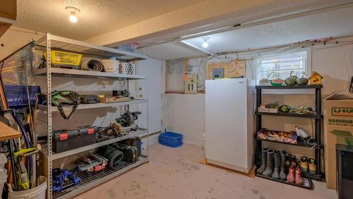 1008 Wilson Avenue, Kelowna, BC - Indoor