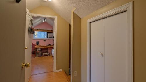 1008 Wilson Avenue, Kelowna, BC - Indoor Photo Showing Other Room