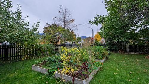 1008 Wilson Avenue, Kelowna, BC - Outdoor