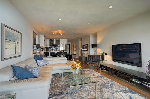 303-2777 Casa Loma Road, West Kelowna, BC - Indoor Photo Showing Living Room