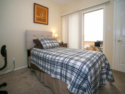 104-3805 30 Avenue, Vernon, BC - Indoor Photo Showing Bedroom