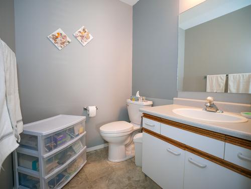 104-3805 30 Avenue, Vernon, BC - Indoor Photo Showing Bathroom