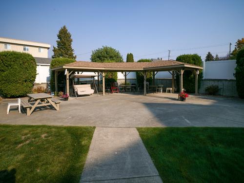 104-3805 30 Avenue, Vernon, BC - Outdoor