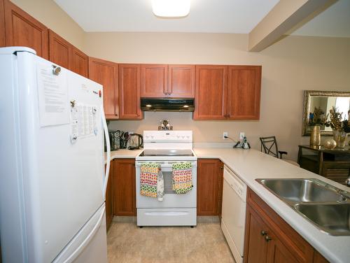 104-3805 30 Avenue, Vernon, BC - Indoor Photo Showing Kitchen With Double Sink