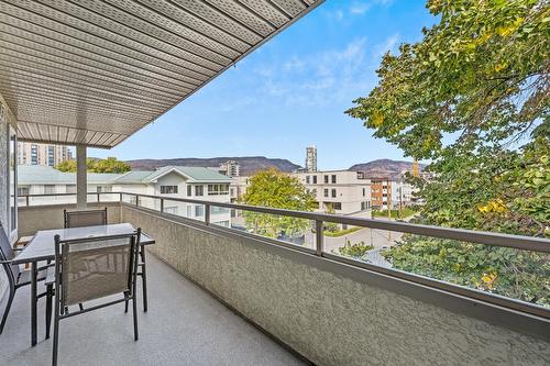 306-680 Doyle Avenue, Kelowna, BC - Outdoor With Exterior