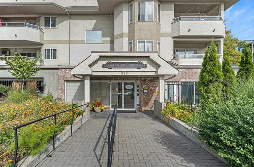 306-680 Doyle Avenue, Kelowna, BC - Outdoor