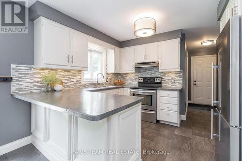 220 Moonstone Road E, Oro-Medonte, ON - Indoor Photo Showing Kitchen