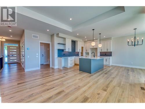 178 Whistler Place, Vernon, BC - Indoor Photo Showing Kitchen With Upgraded Kitchen