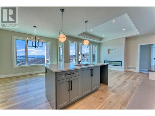 178 Whistler Place, Vernon, BC - Indoor Photo Showing Kitchen With Double Sink