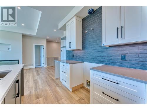 178 Whistler Place, Vernon, BC - Indoor Photo Showing Kitchen With Upgraded Kitchen