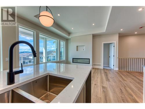 178 Whistler Place, Vernon, BC - Indoor Photo Showing Kitchen