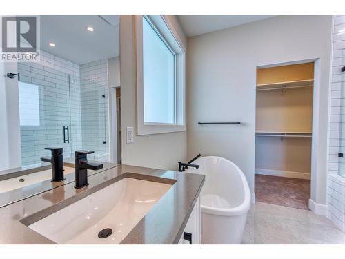 178 Whistler Place, Vernon, BC - Indoor Photo Showing Bathroom