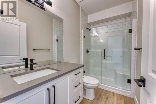 178 Whistler Place, Vernon, BC - Indoor Photo Showing Bathroom