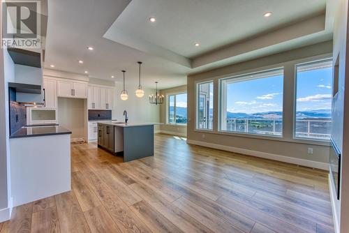 178 Whistler Place, Vernon, BC - Indoor Photo Showing Kitchen