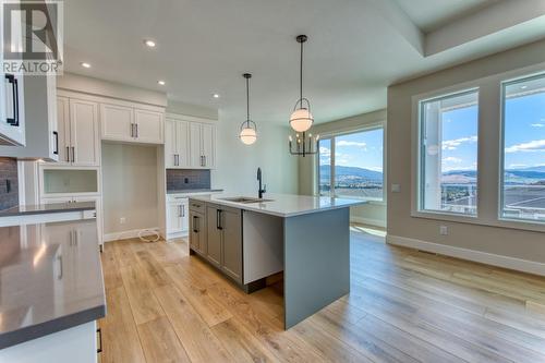 178 Whistler Place, Vernon, BC - Indoor Photo Showing Kitchen