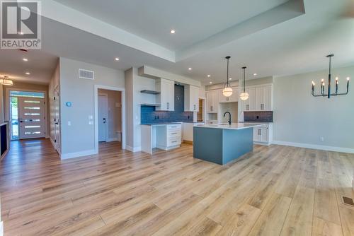 178 Whistler Place, Vernon, BC - Indoor Photo Showing Kitchen With Upgraded Kitchen