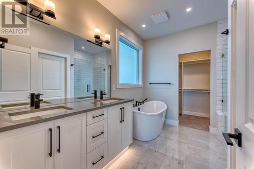 178 Whistler Place, Vernon, BC - Indoor Photo Showing Bathroom